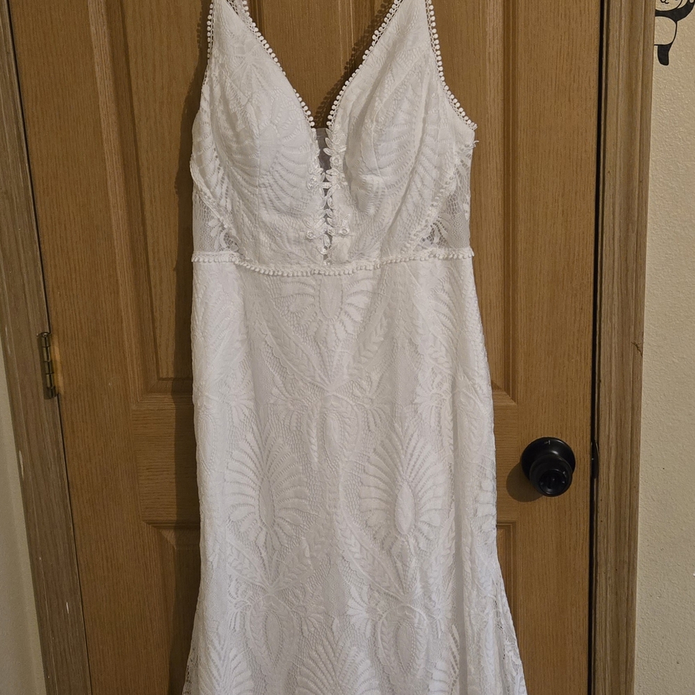 Elegant White Lace Dress